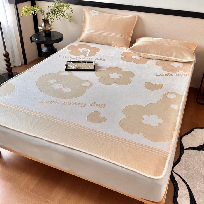 91家纺网 家纺一手货源 找家纺 乐居家纺 2025新款A类碳光抗菌凉感可水洗冰丝凉席席子床笠款 冰丝小熊-咖