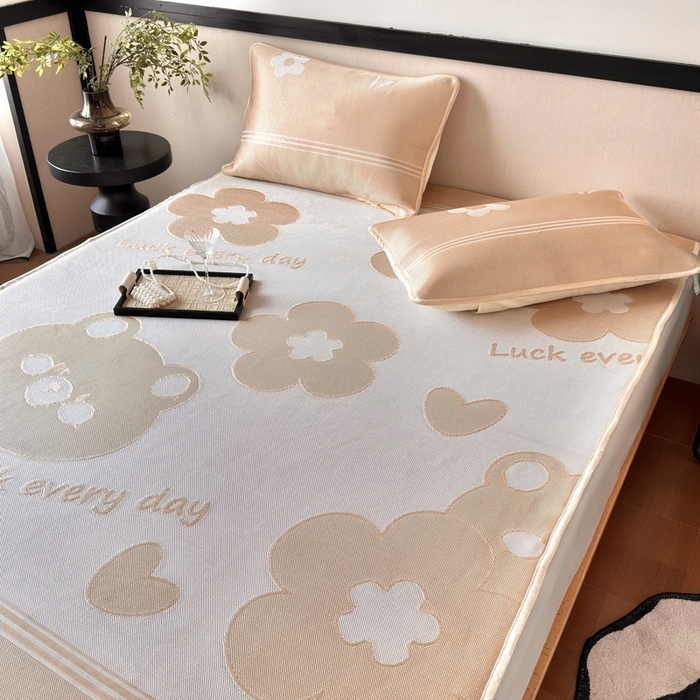 91家纺网 家纺一手货源 找家纺 乐居家纺 2025新款A类碳光抗菌凉感可水洗冰丝凉席席子床笠款 冰丝小熊-咖