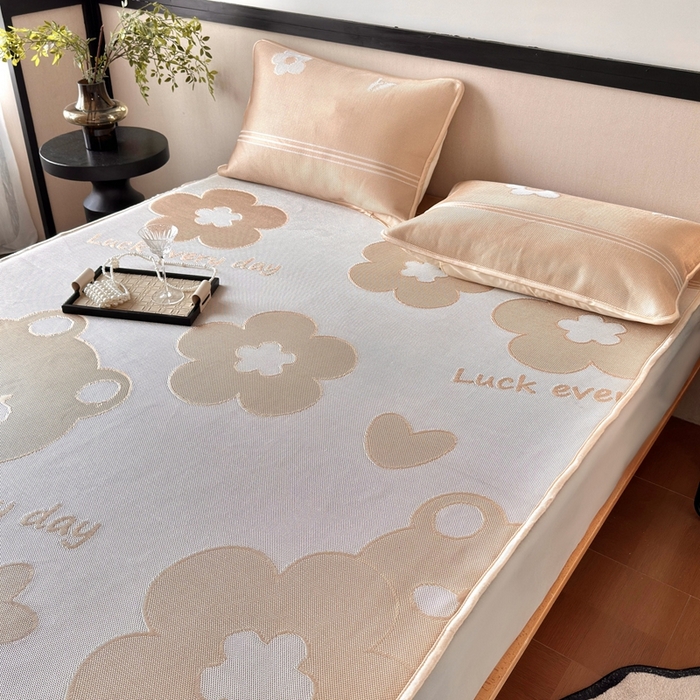 91家纺网 家纺一手货源 找家纺 乐居家纺 2025新款A类碳光抗菌凉感可水洗冰丝凉席席子床笠款 冰丝小熊-咖