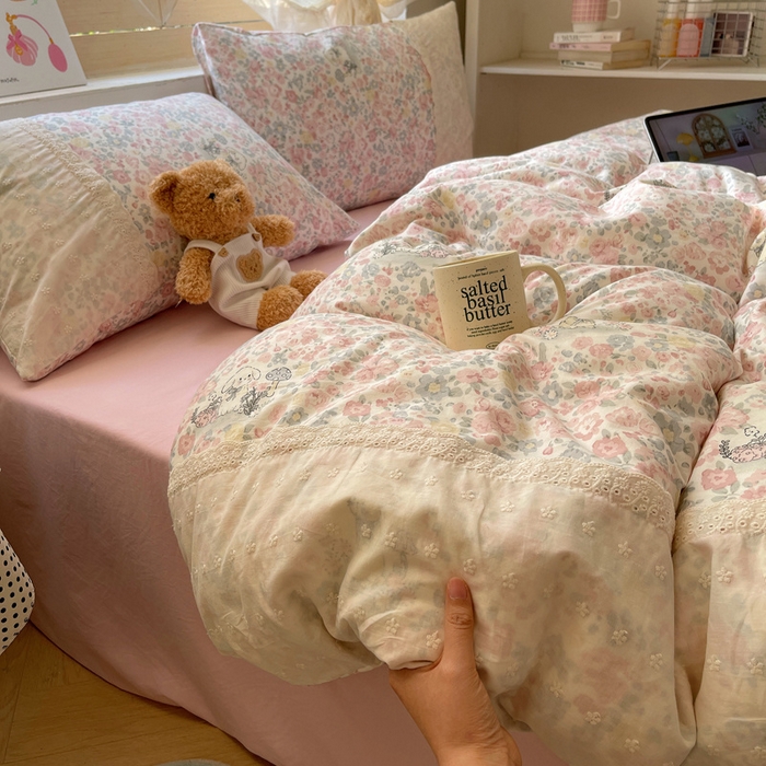 91家纺网 家纺一手货源 找家纺 桃心家居 2025新款云感水洗棉蕾丝花边四件套 水洗棉花边-蕾丝紫幽花兔