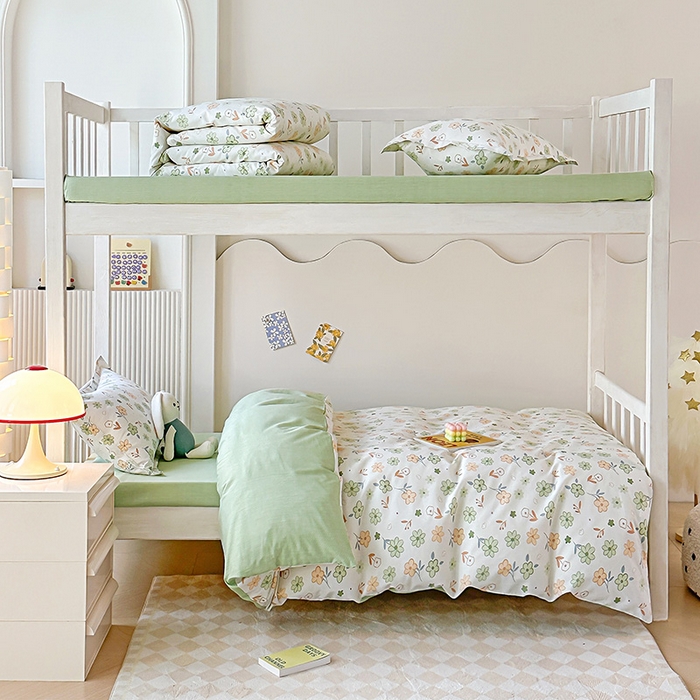 91家纺网 家纺一手货源 找家纺 鑫宇 2025全棉13372床单款印花学生三件套 花香暗里