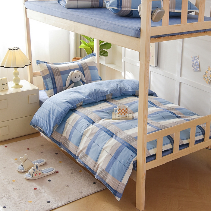 91家纺网 家纺一手货源 找家纺 鑫宇 2025全棉13372床单款印花学生三件套 米拉之城-蓝