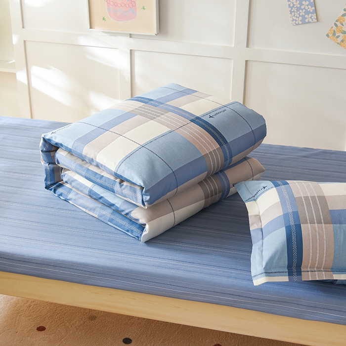 91家纺网 家纺一手货源 找家纺 鑫宇 2025全棉13372床单款印花学生三件套 米拉之城-蓝