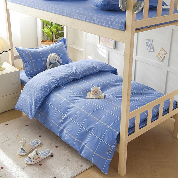 91家纺网 家纺一手货源 找家纺 鑫宇 2025全棉13372床单款印花学生三件套 新都时尚-蓝