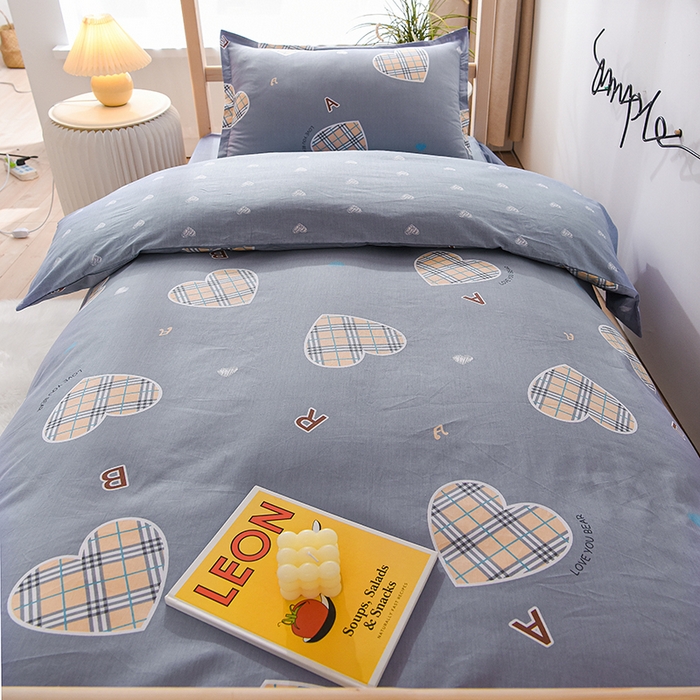 91家纺网 家纺一手货源 找家纺 鑫宇 2025全棉13372床单款印花学生三件套 爱心港湾-灰