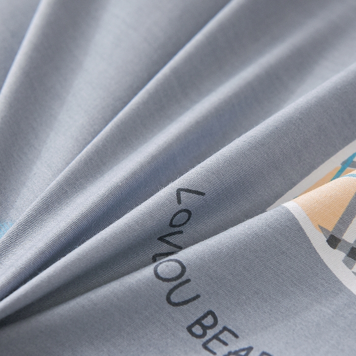 91家纺网 家纺一手货源 找家纺 鑫宇 2025全棉13372床单款印花学生三件套 爱心港湾-灰