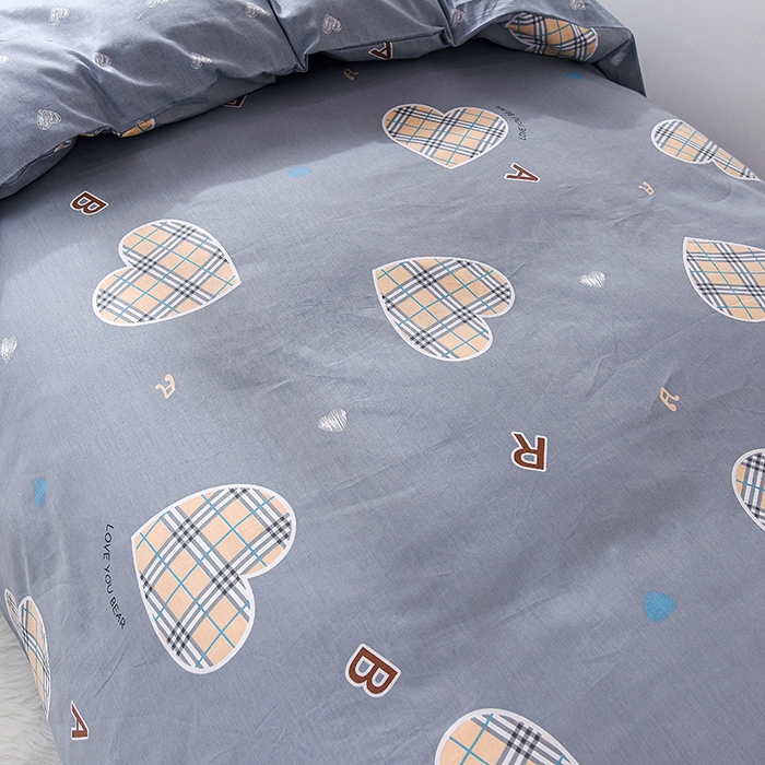 91家纺网 家纺一手货源 找家纺 鑫宇 2025全棉13372床单款印花学生三件套 爱心港湾-灰