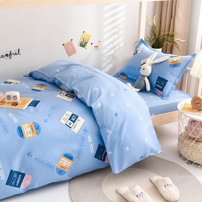 91家纺网 家纺一手货源 找家纺 鑫宇 2025全棉13372床单款印花学生三件套 飞行日记-蓝