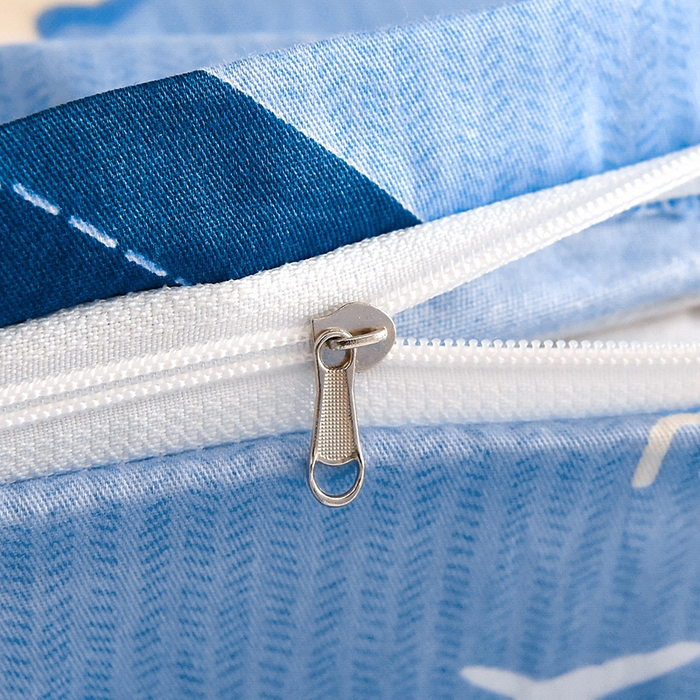 91家纺网 家纺一手货源 找家纺 鑫宇 2025全棉13372床单款印花学生三件套 飞行日记-蓝