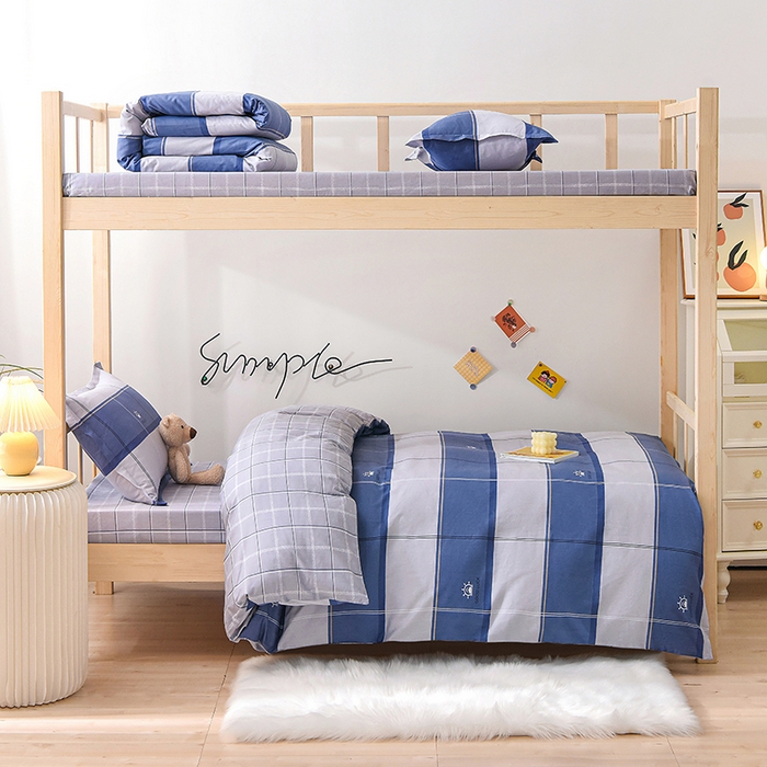 91家纺网 家纺一手货源 找家纺 鑫宇 2025全棉13372床单款印花学生三件套 好运时节-蓝