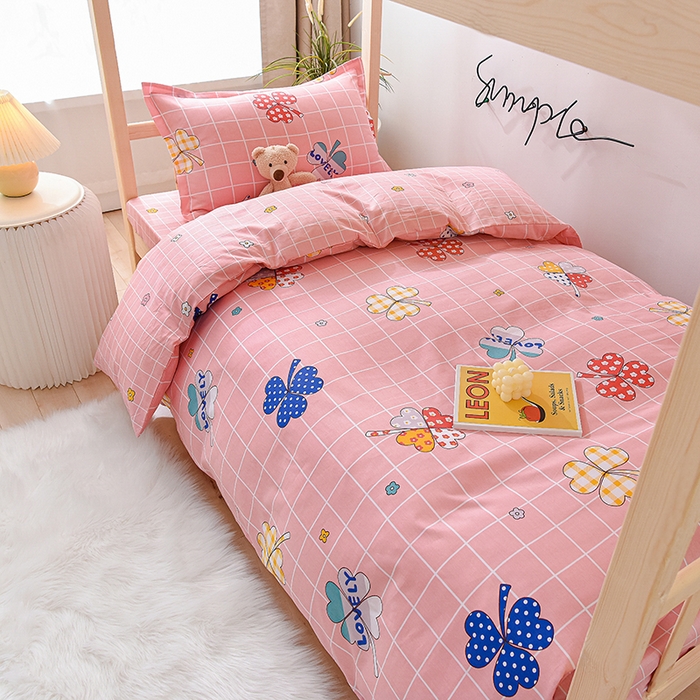 91家纺网 家纺一手货源 找家纺 鑫宇 2025全棉13372床单款印花学生三件套 花季盛典-粉