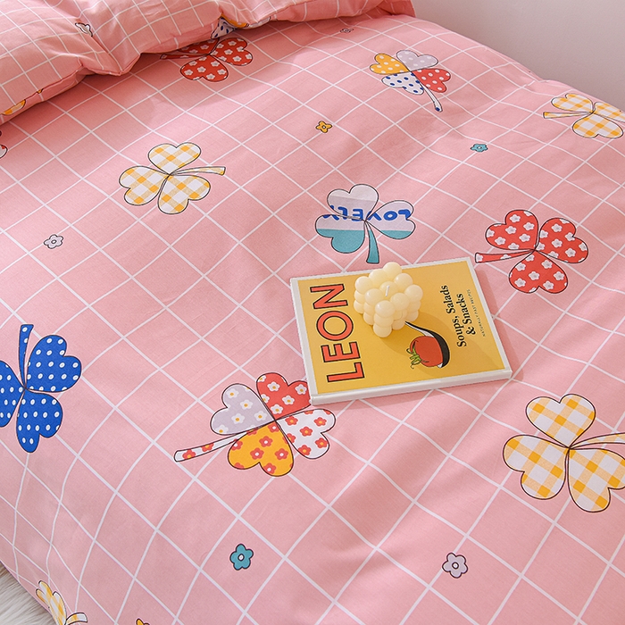 91家纺网 家纺一手货源 找家纺 鑫宇 2025全棉13372床单款印花学生三件套 花季盛典-粉