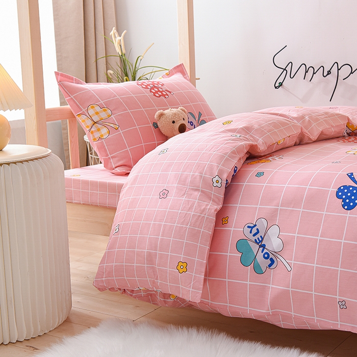 91家纺网 家纺一手货源 找家纺 鑫宇 2025全棉13372床单款印花学生三件套 花季盛典-粉