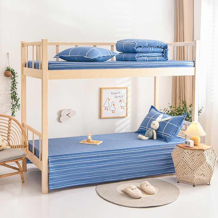 91家纺网 家纺一手货源 找家纺 鑫宇 2025全棉13372床单款印花学生三件套 密林格-蓝