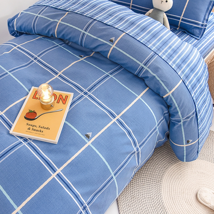 91家纺网 家纺一手货源 找家纺 鑫宇 2025全棉13372床单款印花学生三件套 密林格-蓝