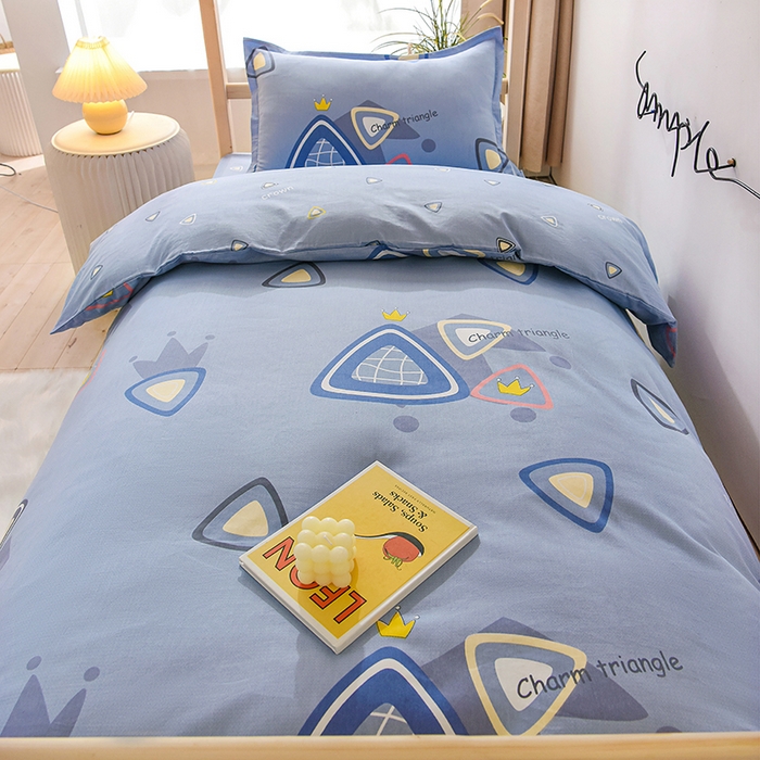 91家纺网 家纺一手货源 找家纺 鑫宇 2025全棉13372床单款印花学生三件套 趣味皇冠-蓝