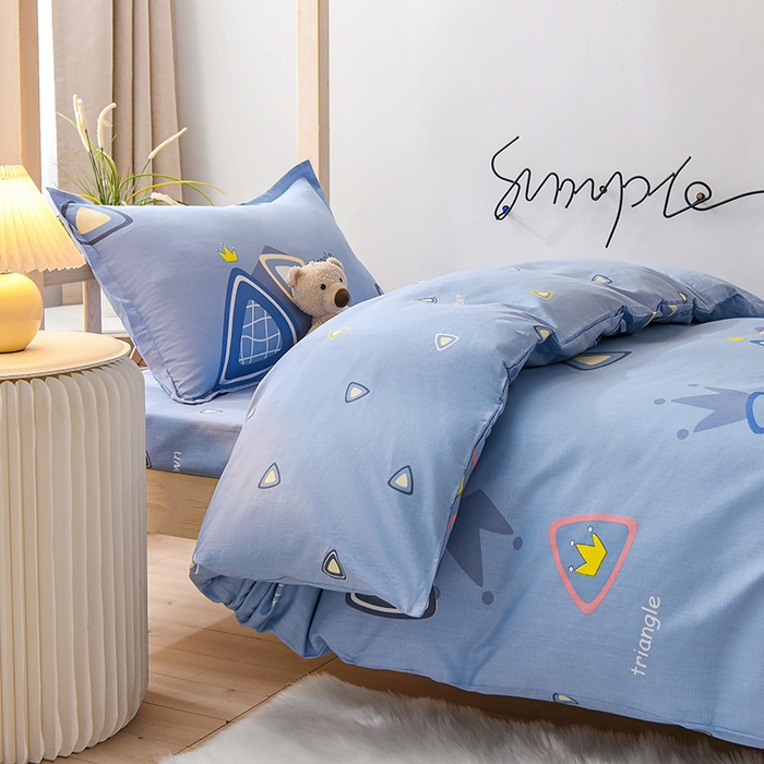 91家纺网 家纺一手货源 找家纺 鑫宇 2025全棉13372床单款印花学生三件套 趣味皇冠-蓝