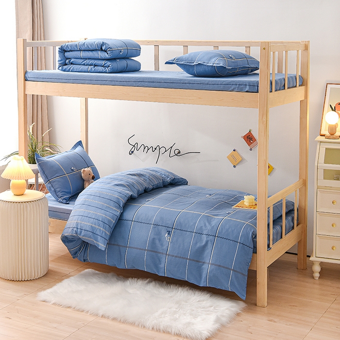 91家纺网 家纺一手货源 找家纺 鑫宇 2025全棉13372床单款印花学生三件套 神采旅途-蓝