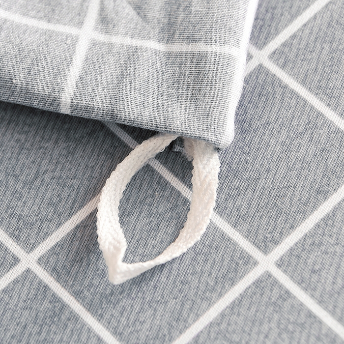 91家纺网 家纺一手货源 找家纺 鑫宇 2025全棉13372床单款印花学生三件套 时尚悦格-灰