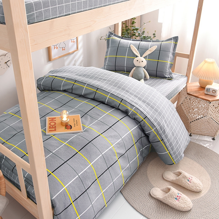 91家纺网 家纺一手货源 找家纺 鑫宇 2025全棉13372床单款印花学生三件套 时尚悦格-灰