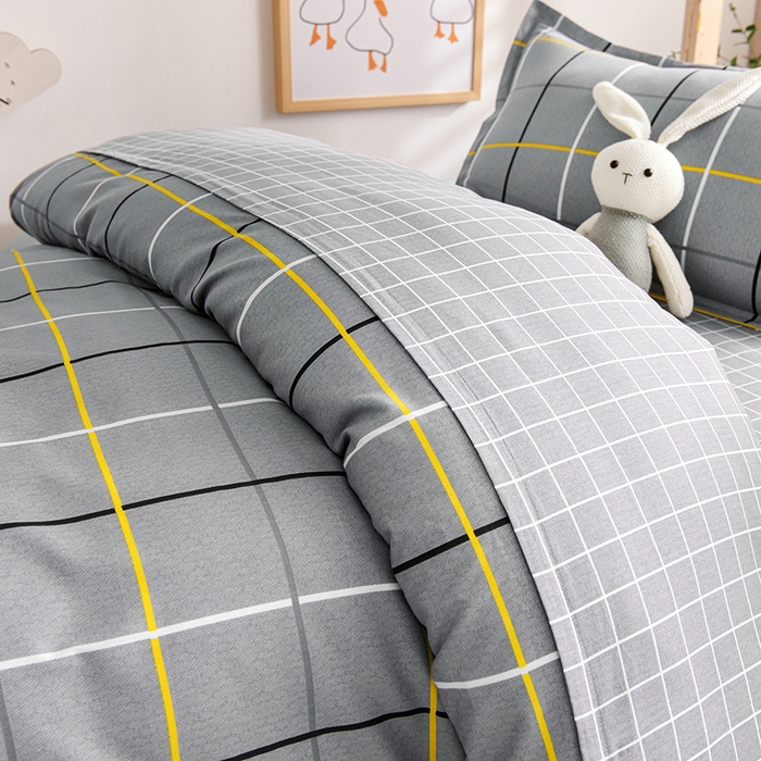 91家纺网 家纺一手货源 找家纺 鑫宇 2025全棉13372床单款印花学生三件套 时尚悦格-灰