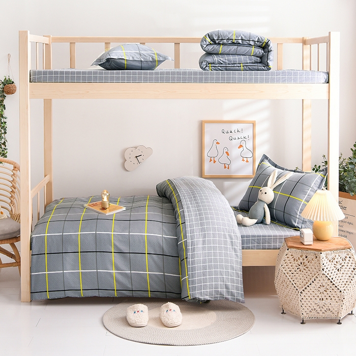 91家纺网 家纺一手货源 找家纺 鑫宇 2025全棉13372床单款印花学生三件套 时尚悦格-灰