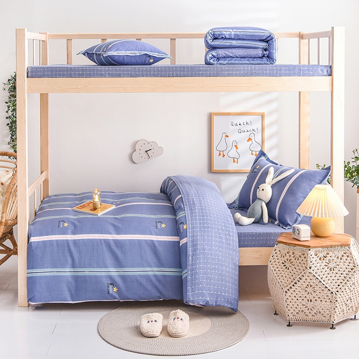 91家纺网 家纺一手货源 找家纺 鑫宇 2025全棉13372床单款印花学生三件套 星梦条纹-灰