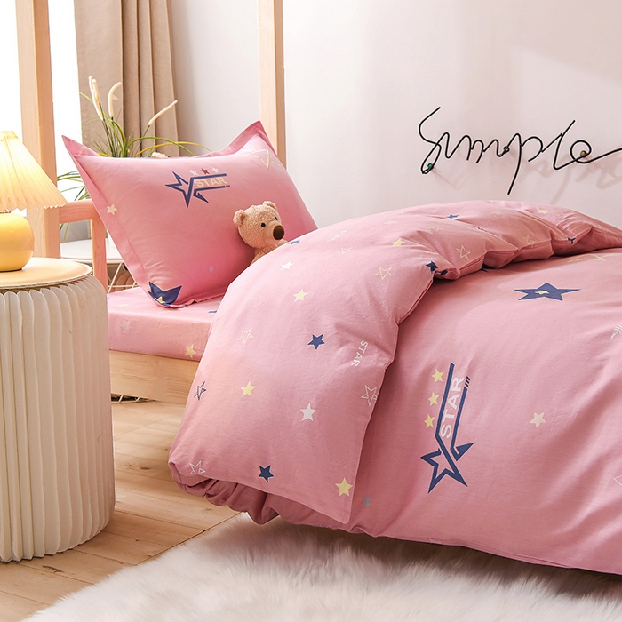 91家纺网 家纺一手货源 找家纺 鑫宇 2025全棉13372床单款印花学生三件套 星途之光-粉
