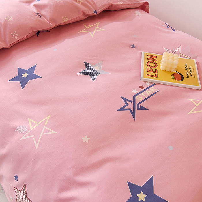 91家纺网 家纺一手货源 找家纺 鑫宇 2025全棉13372床单款印花学生三件套 星途之光-粉