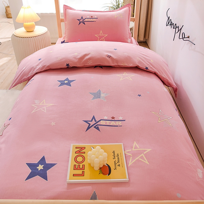 91家纺网 家纺一手货源 找家纺 鑫宇 2025全棉13372床单款印花学生三件套 星途之光-粉