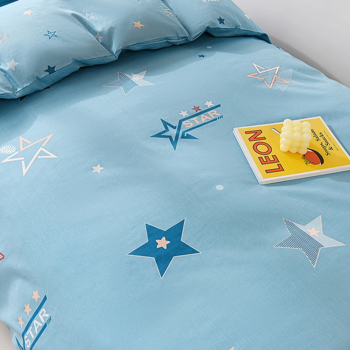 91家纺网 家纺一手货源 找家纺 鑫宇 2025全棉13372床单款印花学生三件套 星途之光-蓝