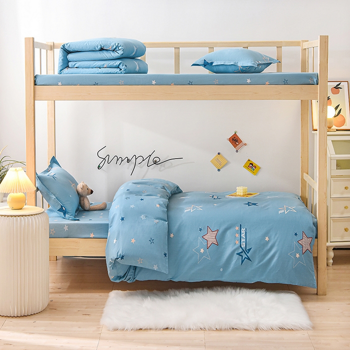 91家纺网 家纺一手货源 找家纺 鑫宇 2025全棉13372床单款印花学生三件套 星途之光-蓝