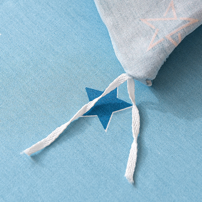 91家纺网 家纺一手货源 找家纺 鑫宇 2025全棉13372床单款印花学生三件套 星途之光-蓝