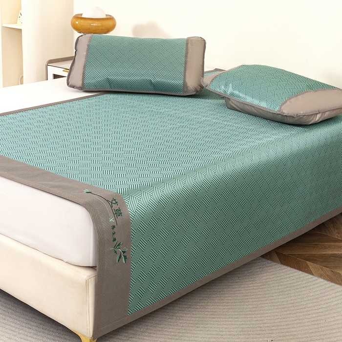 91家纺网 家纺一手货源 找家纺 丹兰 2025新款碳光冰丝席三件套竹席冰藤席艾草席学生席双人床凉席 碳光饼干花 绿