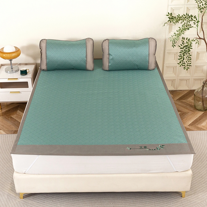 91家纺网 家纺一手货源 找家纺 丹兰 2025新款碳光冰丝席三件套竹席冰藤席艾草席学生席双人床凉席 碳光饼干花 绿