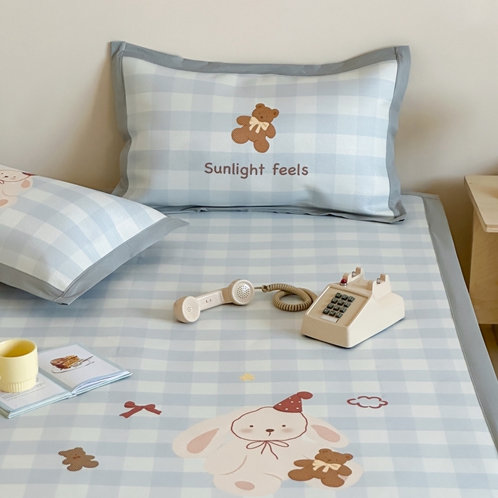 91家纺网 家纺一手货源 找家纺 （总）觅糖家纺2025新款韩系数码卡通印花冰藤席