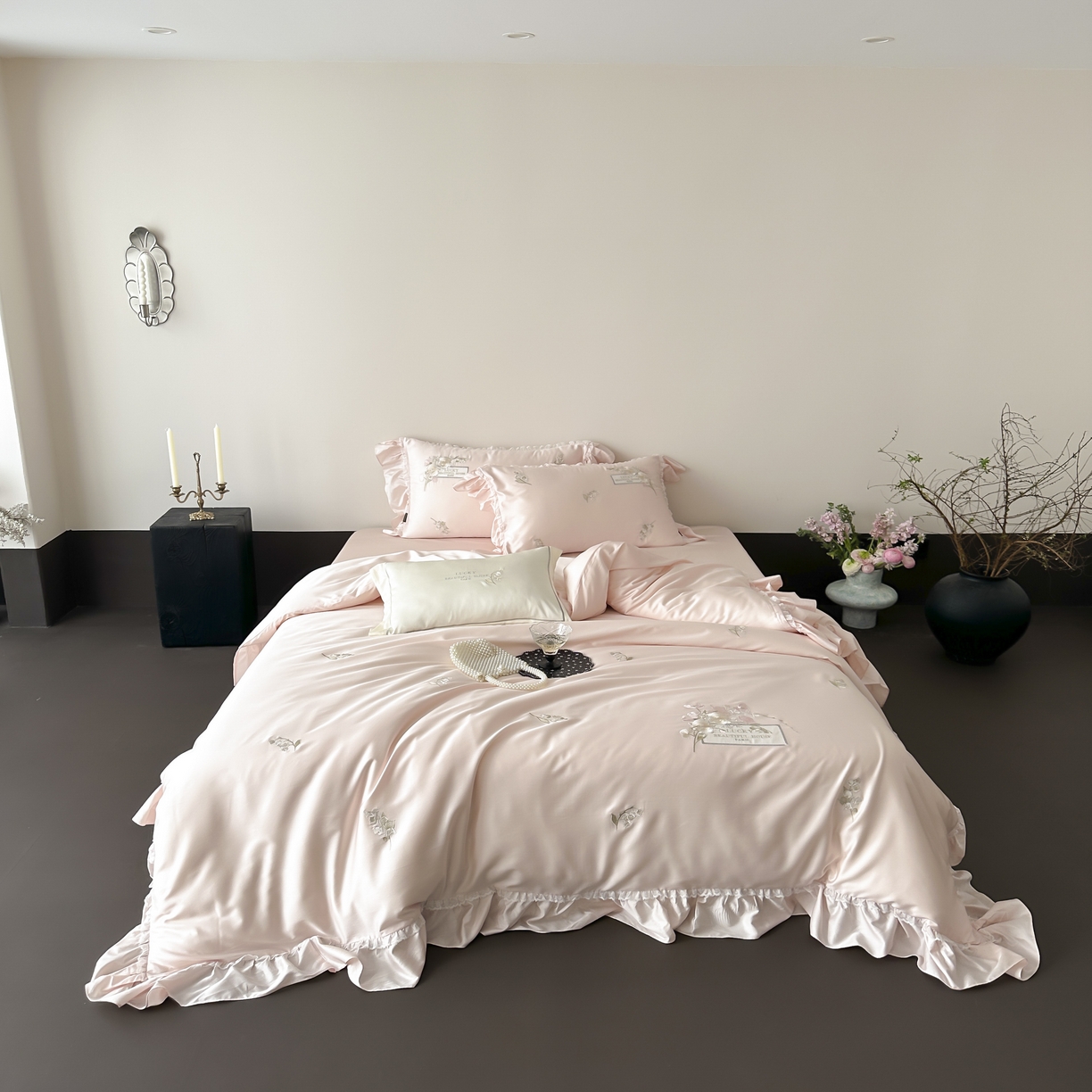 91家纺网 家纺一手货源 找家纺 佳汐蓝家纺 2025春夏新款60支天丝棉法式仙女四件套-沁铃兰 粉色