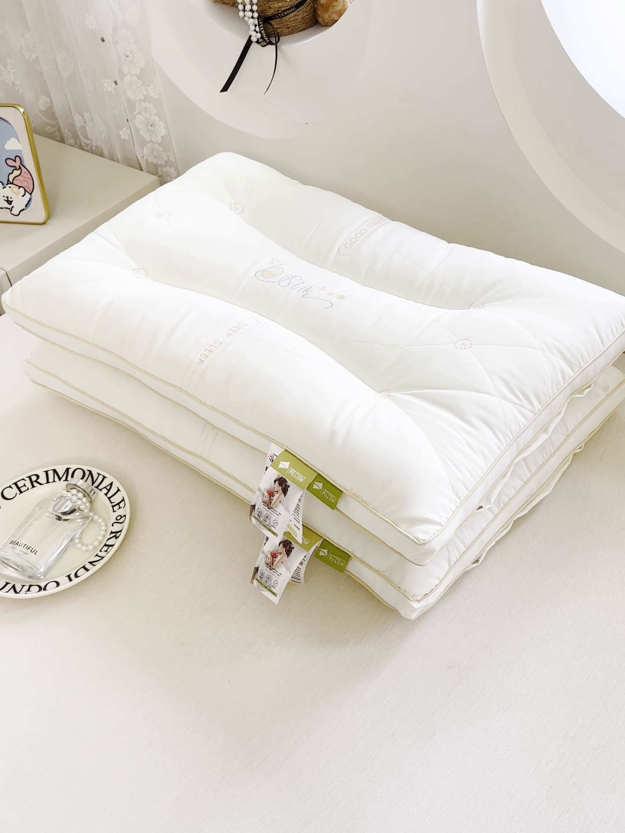 91家纺网 家纺一手货源 找家纺 晚儿 2025新款蚕禧眠呵护枕枕头枕芯 蚕禧眠呵护枕—牛奶白 48x74cm/只