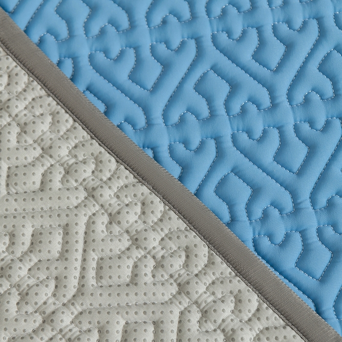 91家纺网 家纺一手货源 找家纺 美丽折家纺 2025夏季新品高端加厚8mm全冰丝生物基乳胶凉席三件套 水洗天然乳胶凉席 孔雀蓝Y