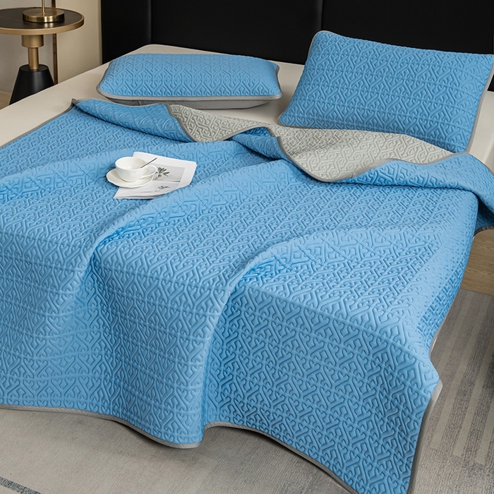 91家纺网 家纺一手货源 找家纺 美丽折家纺 2025夏季新品高端加厚8mm全冰丝生物基乳胶凉席三件套 水洗天然乳胶凉席 孔雀蓝Y