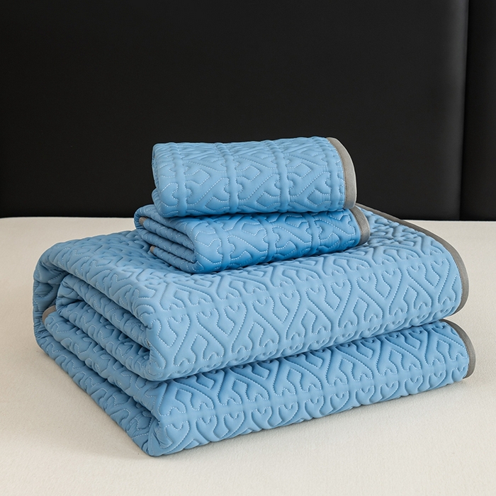 91家纺网 家纺一手货源 找家纺 美丽折家纺 2025夏季新品高端加厚8mm全冰丝生物基乳胶凉席三件套 水洗天然乳胶凉席 孔雀蓝Y