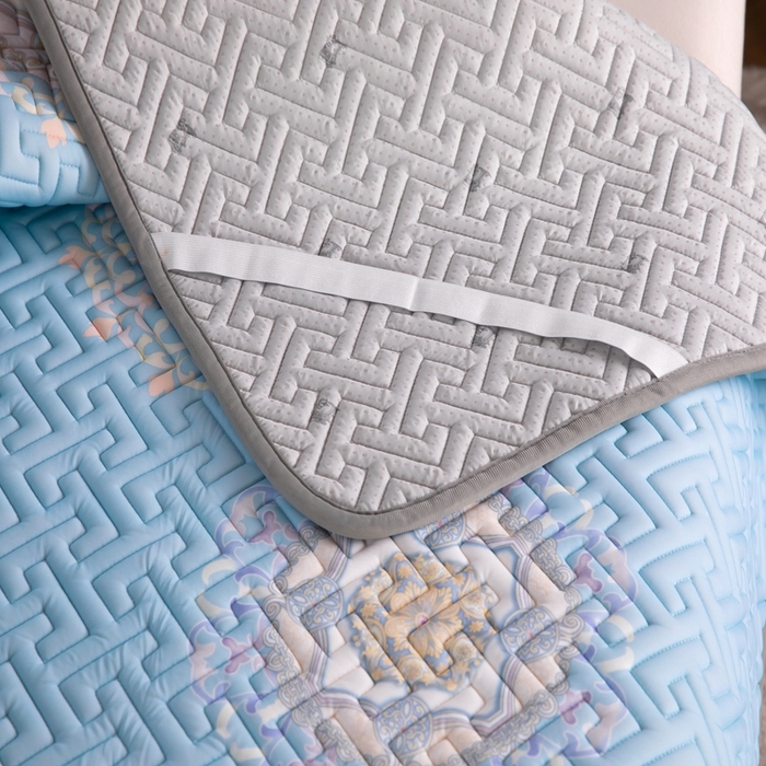 91家纺网 家纺一手货源 找家纺 美丽折家纺 2025夏季新品高端加厚8mm全冰丝生物基乳胶凉席三件套 水洗天然乳胶凉席 德莎丽堡