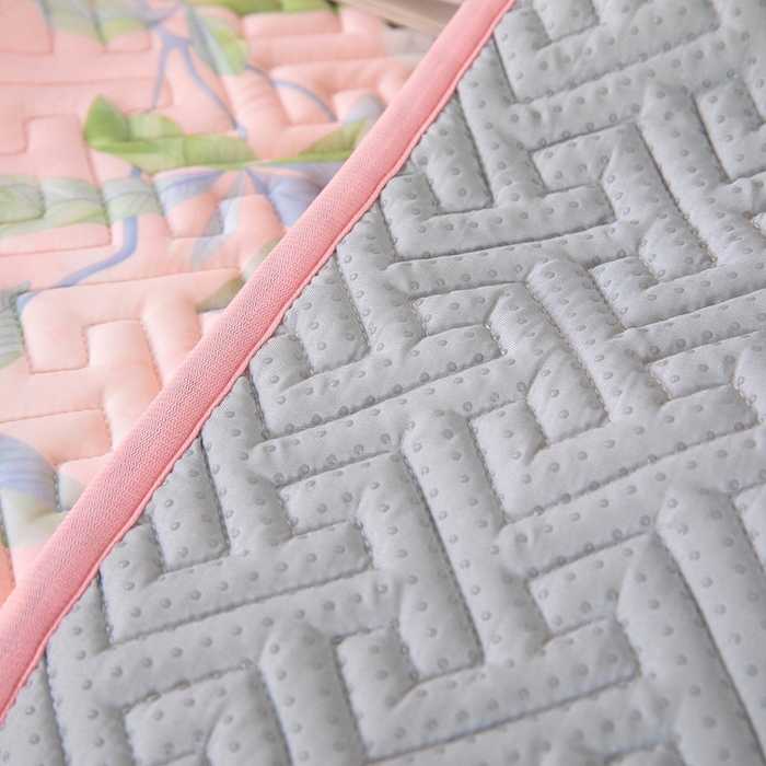 91家纺网 家纺一手货源 找家纺 美丽折家纺 2025夏季新品高端加厚8mm全冰丝生物基乳胶凉席三件套 水洗天然乳胶凉席 爱尔兰风采