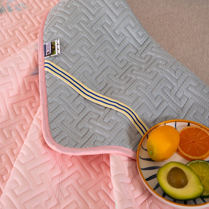 91家纺网 家纺一手货源 找家纺 美丽折家纺 2025夏季新品高端加厚8mm全冰丝生物基乳胶凉席三件套 水洗天然乳胶凉席 爱尔兰风采