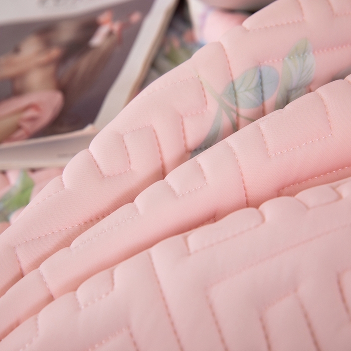 91家纺网 家纺一手货源 找家纺 美丽折家纺 2025夏季新品高端加厚8mm全冰丝生物基乳胶凉席三件套 水洗天然乳胶凉席 爱尔兰风采