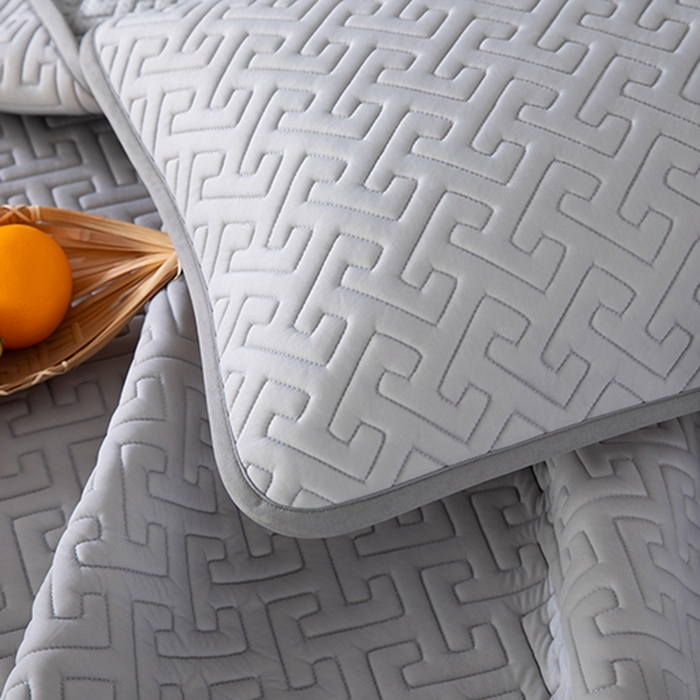 91家纺网 家纺一手货源 找家纺 美丽折家纺 2025夏季新品高端加厚8mm全冰丝生物基乳胶凉席三件套 水洗天然乳胶凉席 经典灰T