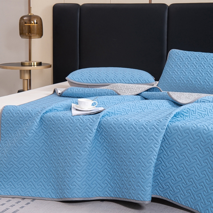 91家纺网 家纺一手货源 找家纺 美丽折家纺 2025夏季新品高端加厚8mm全冰丝生物基乳胶凉席三件套 水洗天然乳胶凉席 孔雀蓝T