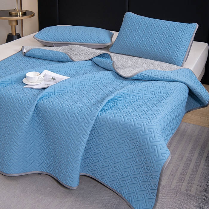 91家纺网 家纺一手货源 找家纺 美丽折家纺 2025夏季新品高端加厚8mm全冰丝生物基乳胶凉席三件套 水洗天然乳胶凉席 孔雀蓝T