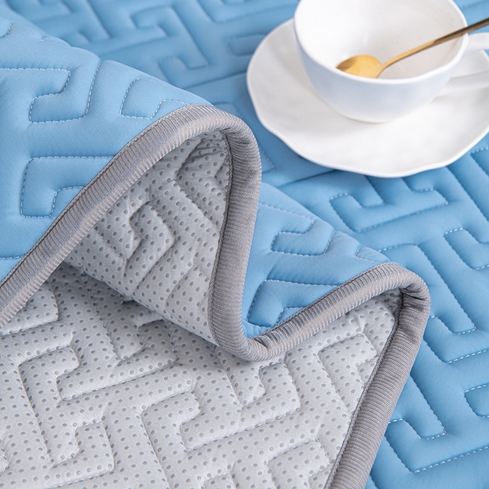 91家纺网 家纺一手货源 找家纺 美丽折家纺 2025夏季新品高端加厚8mm全冰丝生物基乳胶凉席三件套 水洗天然乳胶凉席 孔雀蓝T