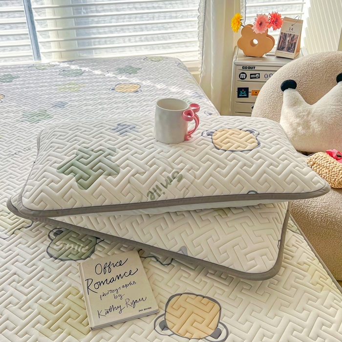 91家纺网 家纺一手货源 找家纺 美丽折家纺 2025夏季新品高端加厚8mm全冰丝生物基乳胶凉席三件套 水洗天然乳胶凉席 星语-浅绿